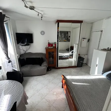 Apartment Studio Au Coeur De Montmartre Paris